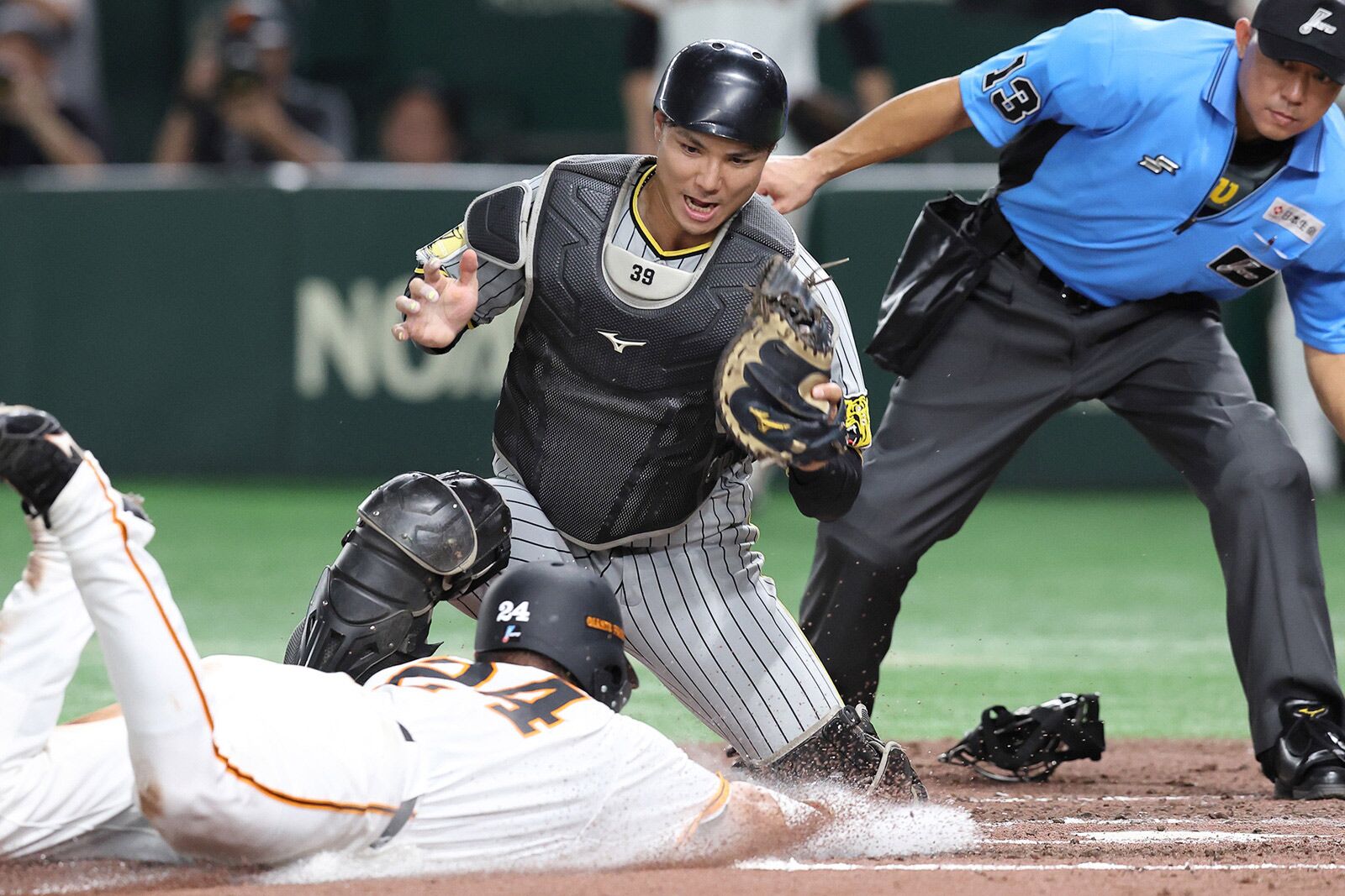 甲子園☆9月3 日☆阪神vs巨人戦▪️一塁側smbcシート！ペアチケット