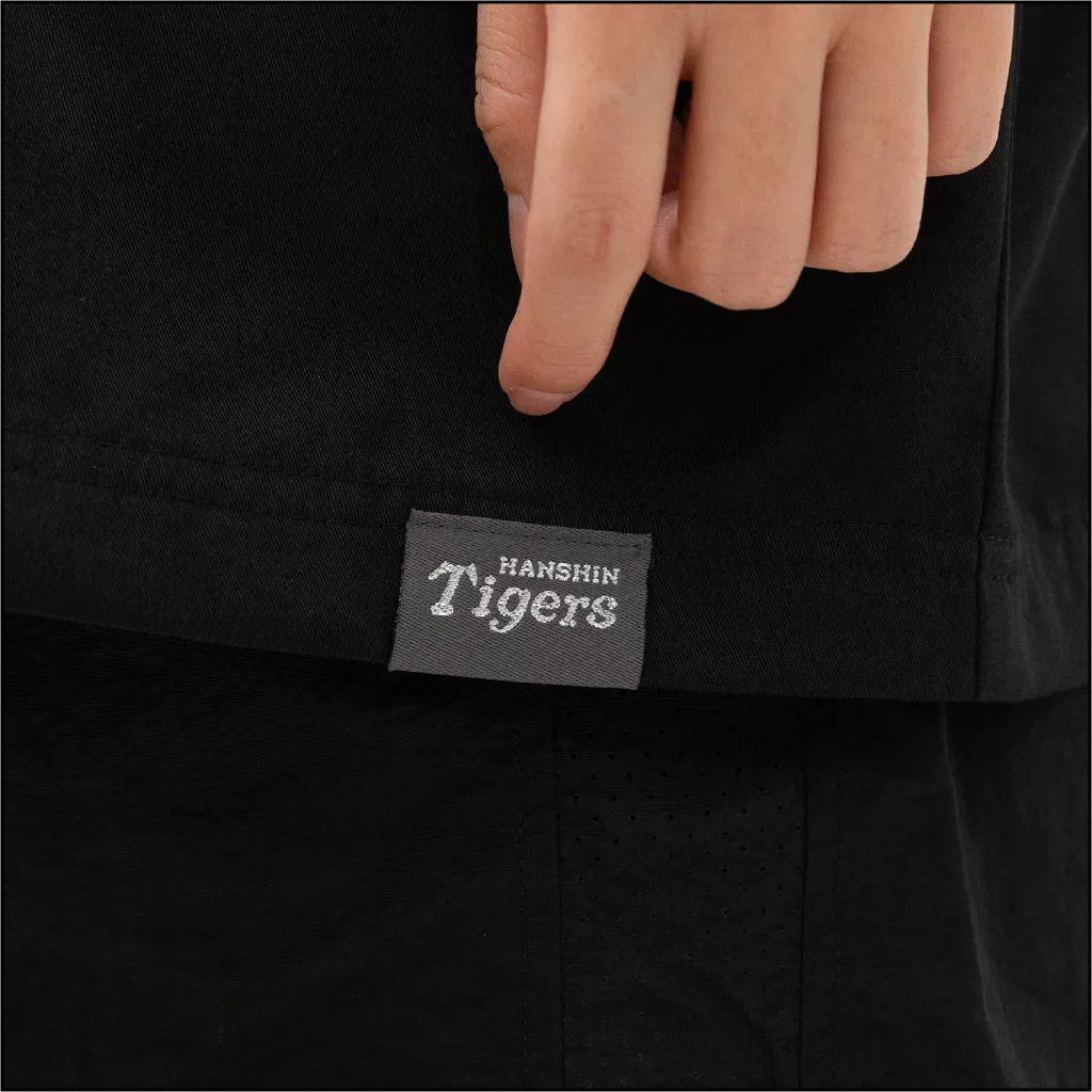 オールブラック・半袖シャツ Tigersロゴ入りタグ