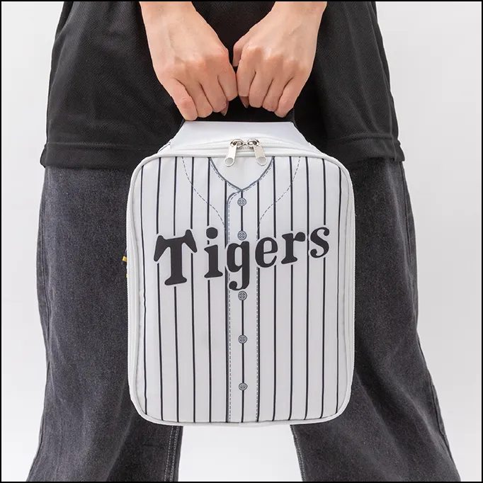 ユニフォーム型保冷バッグ 正面