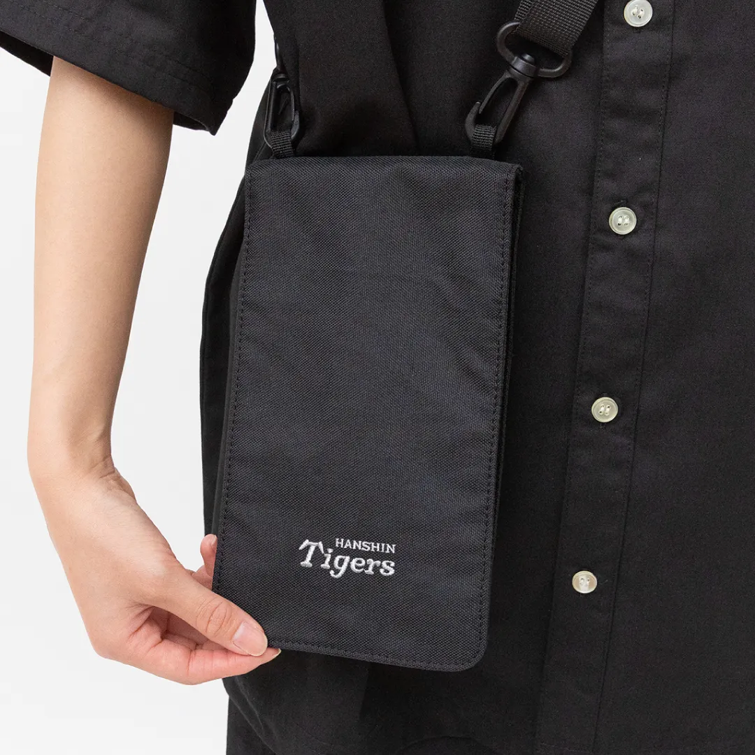 オールブラック・マルチサコッシュ